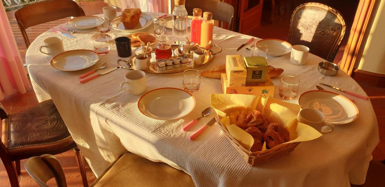 サン・サトゥルマン La Tour Noble Bed & Breakfast エクステリア 写真