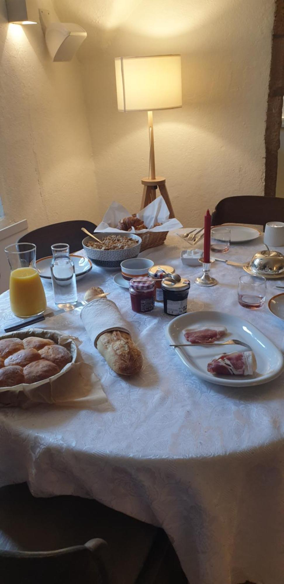 サン・サトゥルマン La Tour Noble Bed & Breakfast エクステリア 写真