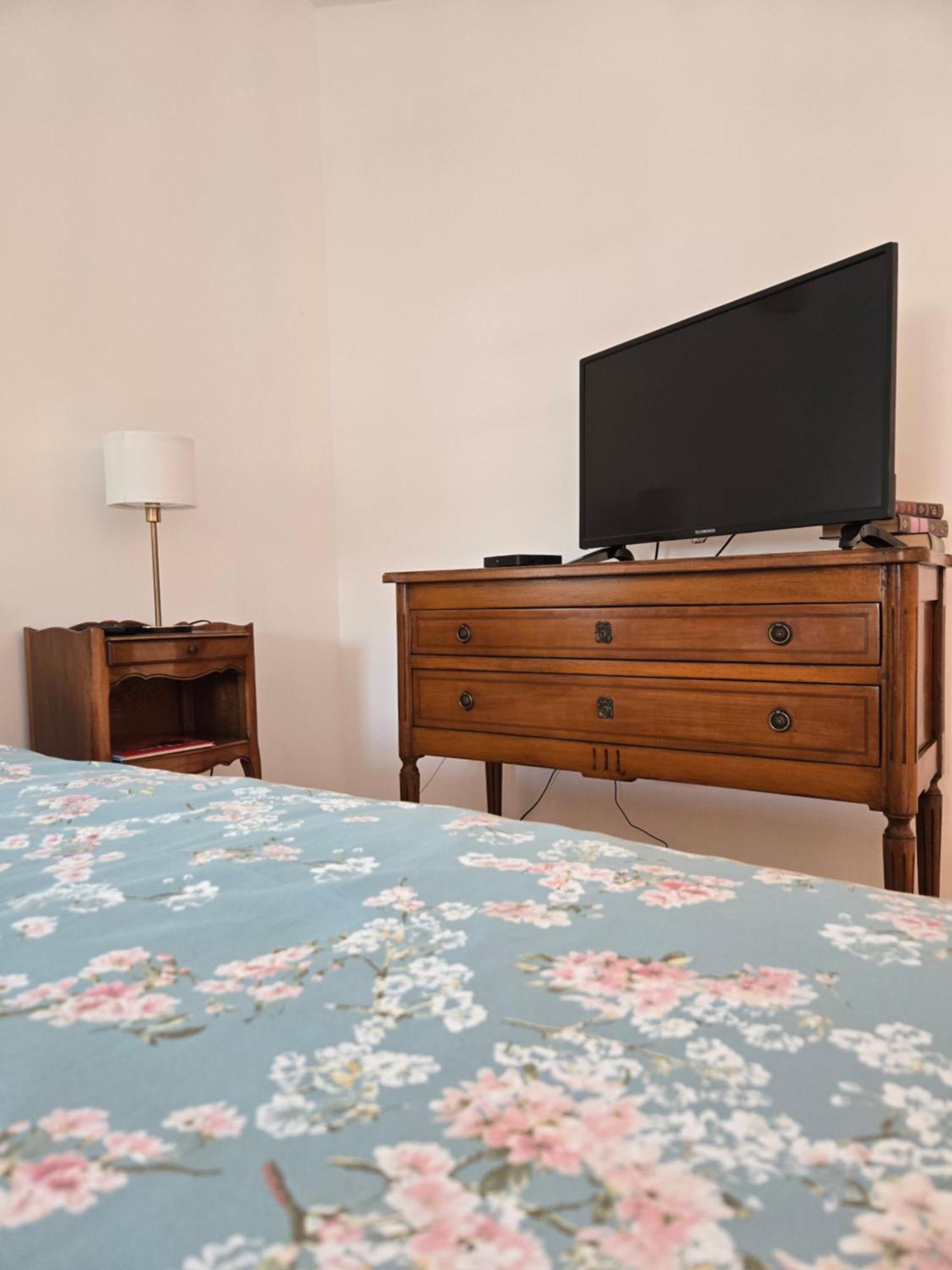 サン・サトゥルマン La Tour Noble Bed & Breakfast エクステリア 写真